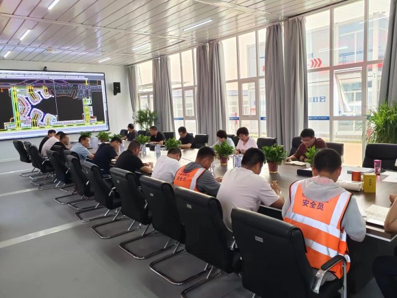 公司内部审核组赴济南遥墙机场项目进行安全生产检查